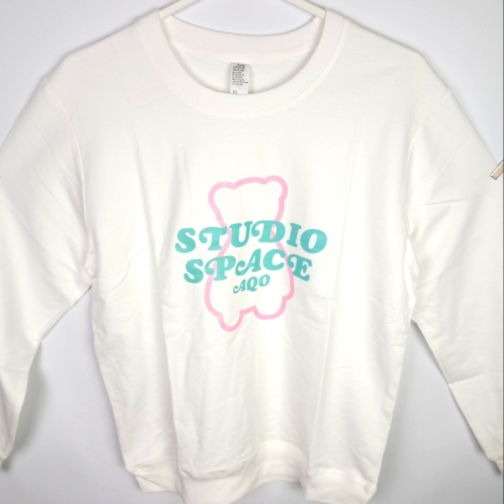 NWOT white sweatshirt XL size